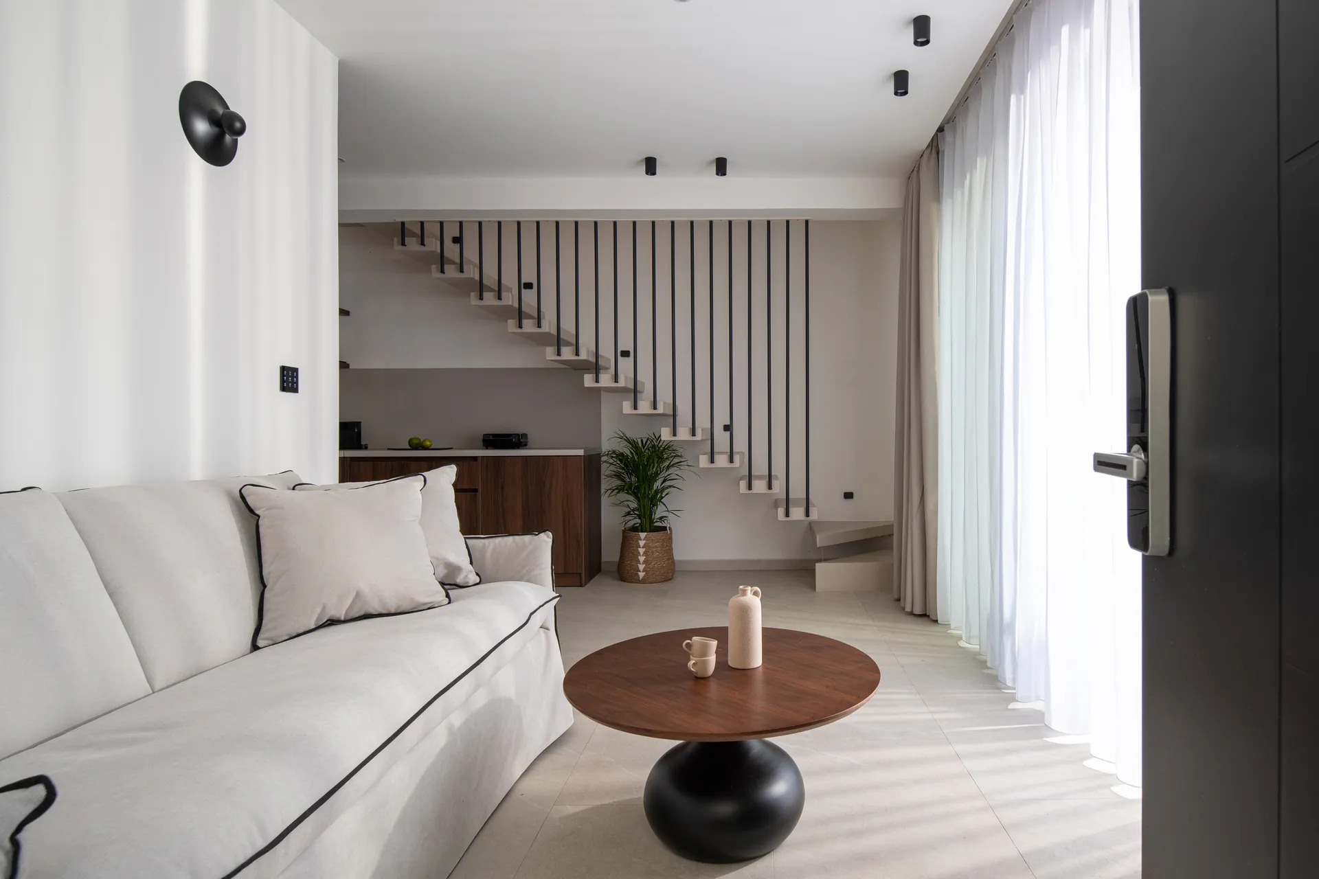 Tiara Holidays - Vista Luxury Suites - Duplex Suite Ground Floor - living room